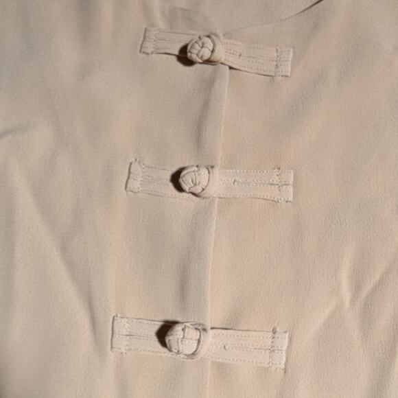 Vtg 1990s Max Studio Beige Collarless Crepe Toggle Closure Tunic Blouse Sz L - Picture 3 of 5